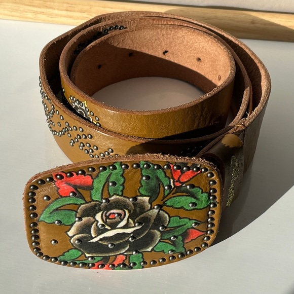 Ed Hardy Leather Belt Yellow Rose Tattoo Buckle Adjustable Size L Vintage Style - Picture 4 of 14